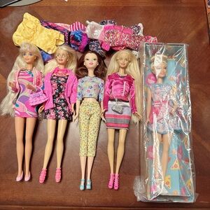 Barbie and clothes lot